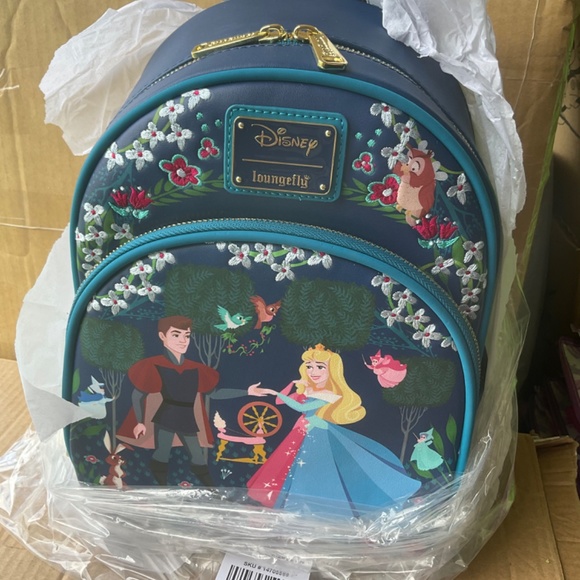 Disney sleeping beauty loungefly - Picture 2 of 3